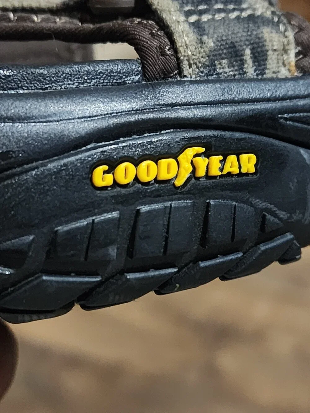Mens Size 8 Sketchers Camo Outdoor Strappy Sandals - Black Goodyear Soles